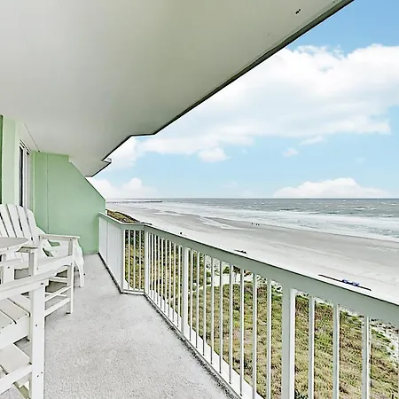 Stylish Beachfront Getaway With 2 Pools & Lazy River Condo